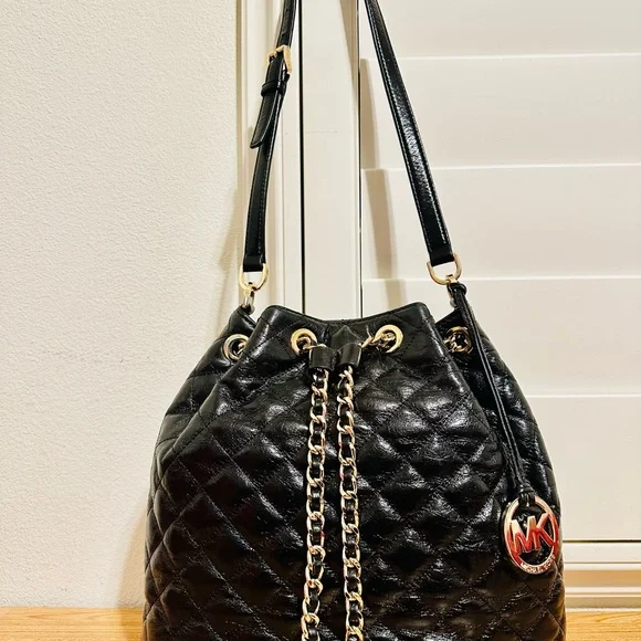 Michael Kors black quilted leather ladies purse - Picture 2 of 6